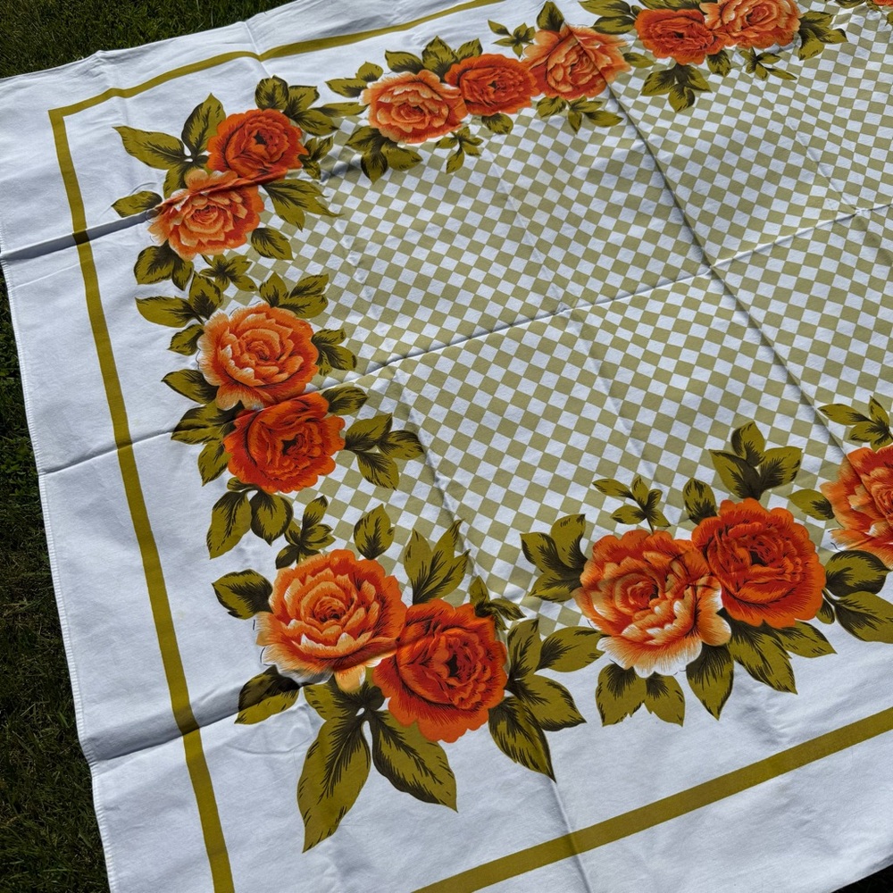 Floral Tablecloth with Orange Roses‎ - Picture 2 of 7